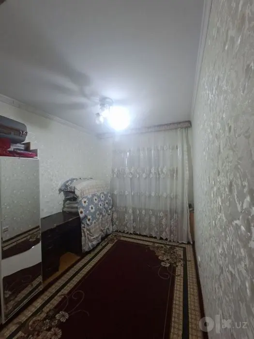 padval bor orqada hovlisi ham bor balkon 3/6 80m kv
