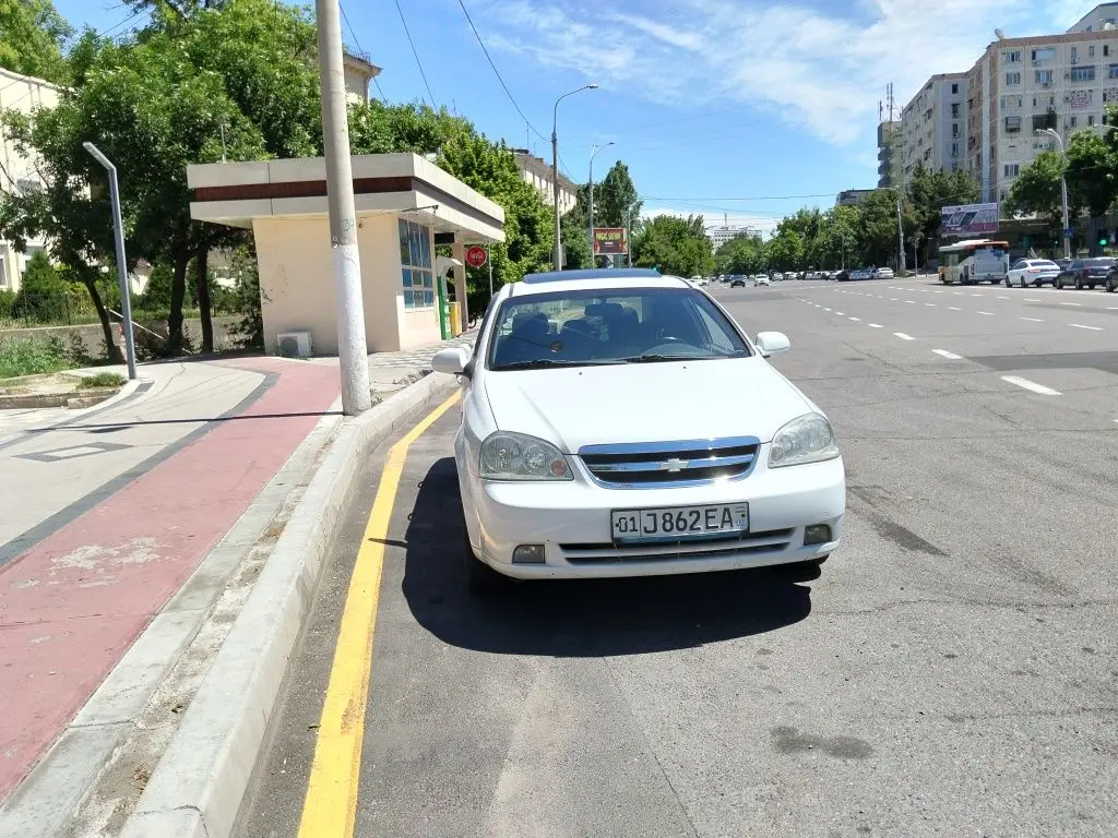 Lacetti sotiladi 1.8 avtomat
