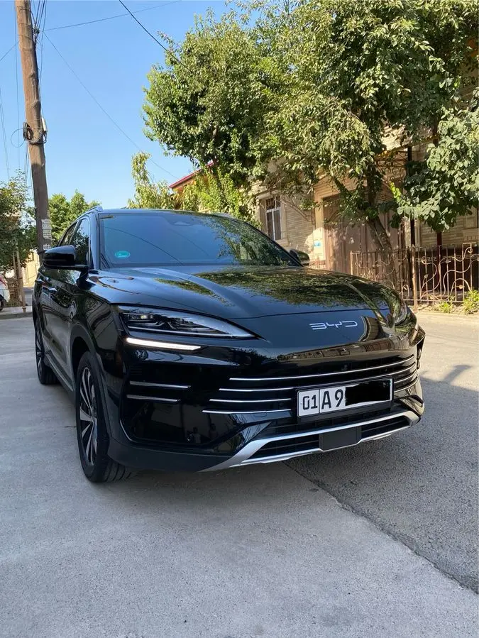 Qora BYD 2025 Gibrit 150 Afitsalni salon