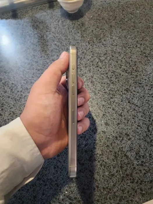 iPhone 15pro max sotiladi