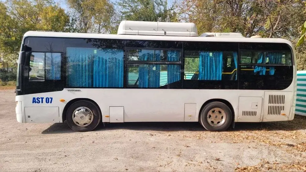 автобус ЮТОНГ 6852