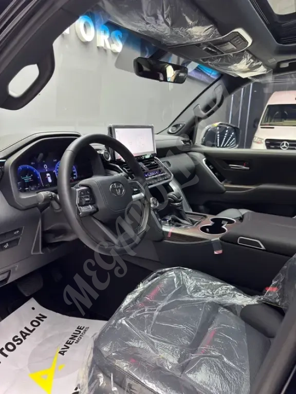 Продается новый Toyota LC300 4.0