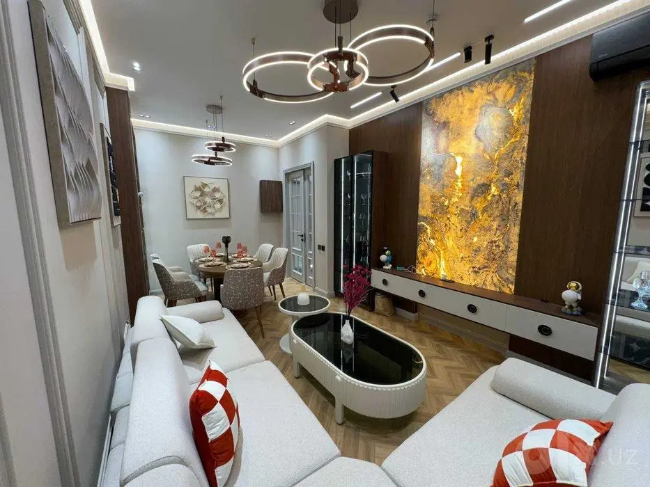 Мирзо-Улугбек, Regnum Plaza;   4/4/15   105м2. Сайрам, Максим Горький;