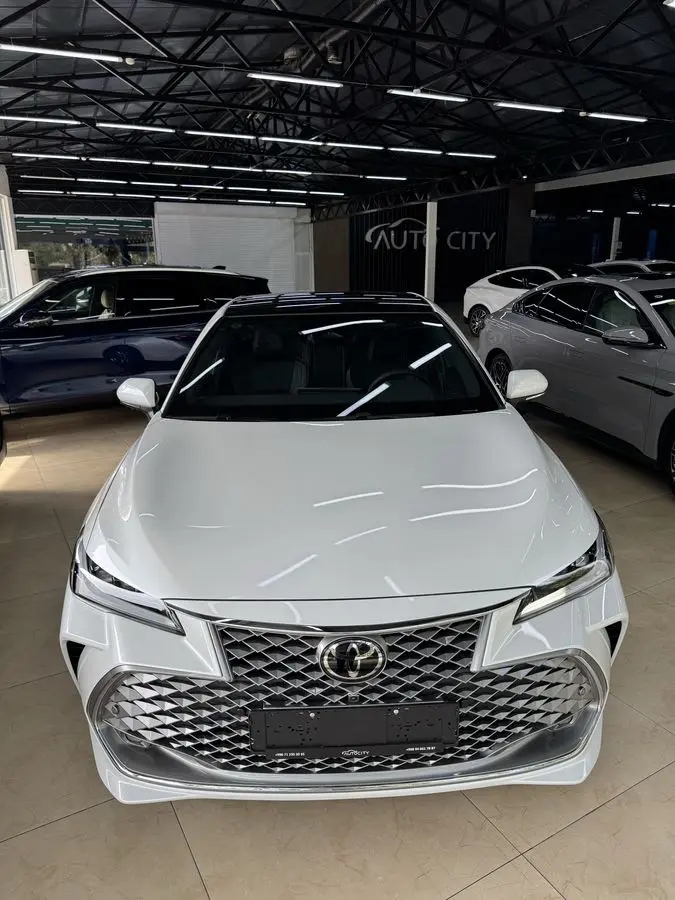 Toyota Avalon (Hybrid)