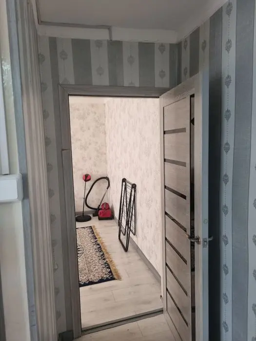 Продаётся кв В Янгихает,Спутник-15 2/2/2 С ремонтом НЕ дорого(35 000&)