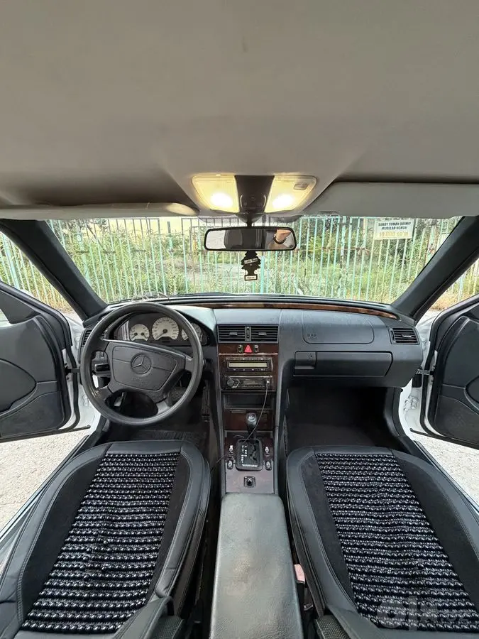 Srochno! Mercedes Benz W202 C320