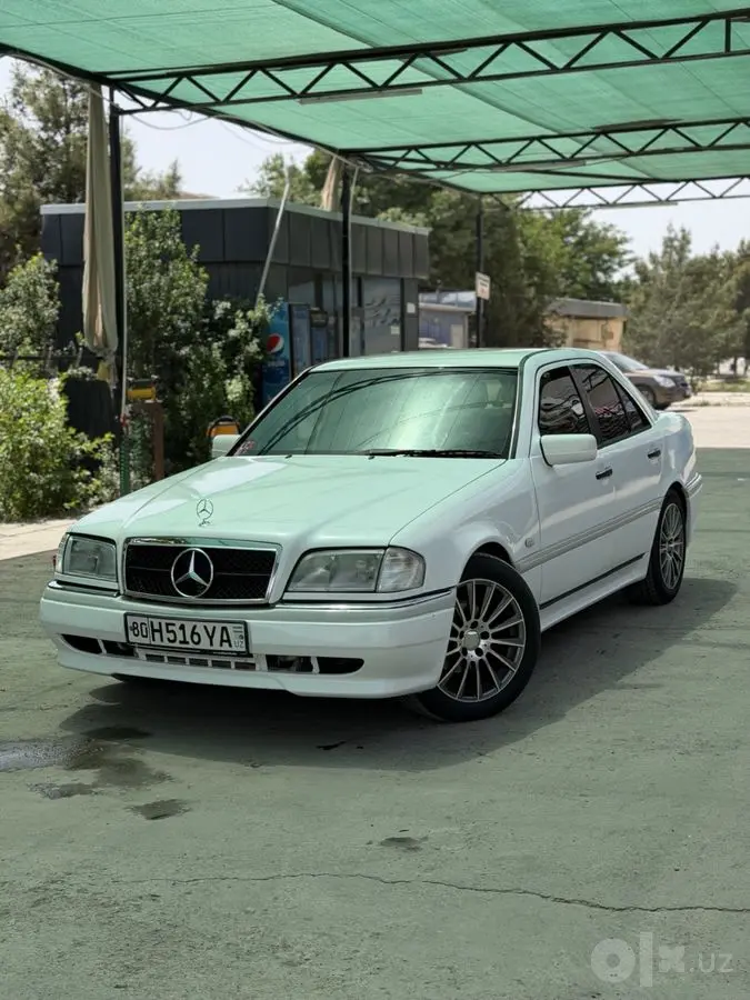 Srochno! Mercedes Benz W202 C320
