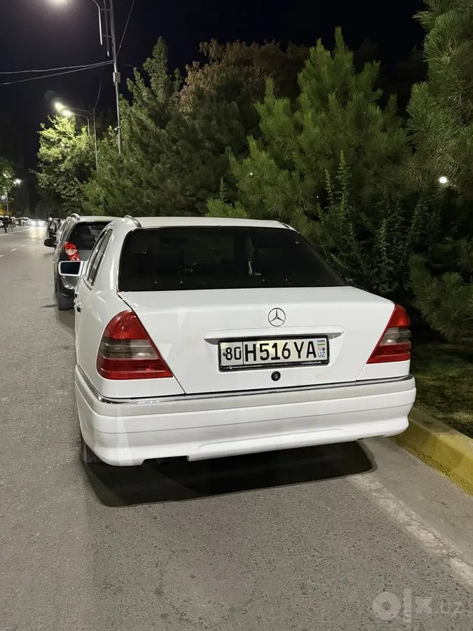 Srochno! Mercedes Benz W202 C320