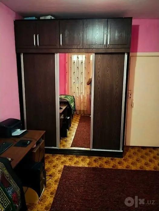 Uy sotiladi 2 xona 3 xona qilingan