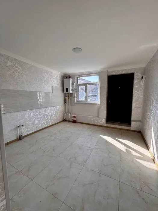 2 комн. квартира на земле. Сергели. Дарё Буйи. 30м2. Евроремонт. Двор