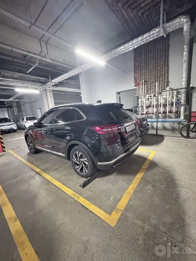 Hongqi HS5 2023 Full pozitsa 4x4 turbina