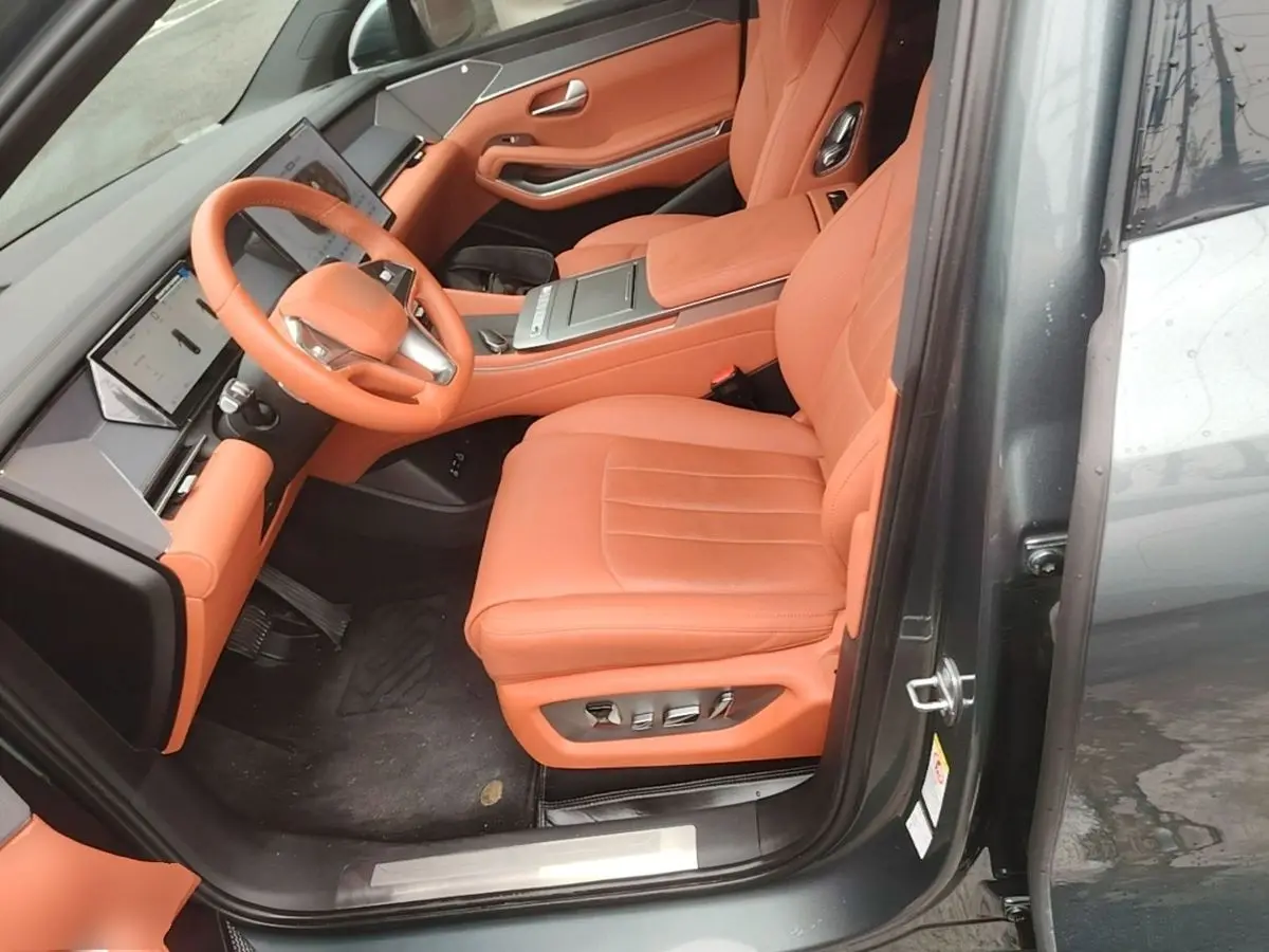 BYD Tang L, 670km Flagship