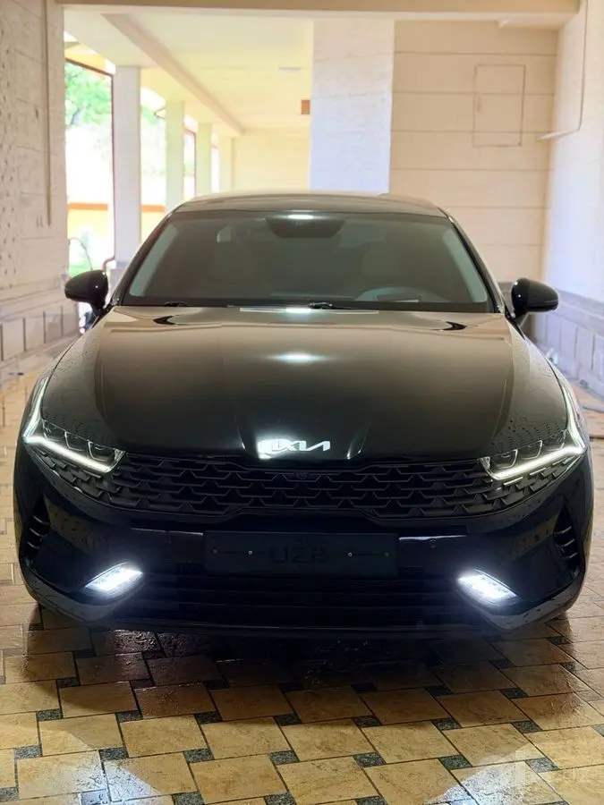 Kia k5 черный цвет