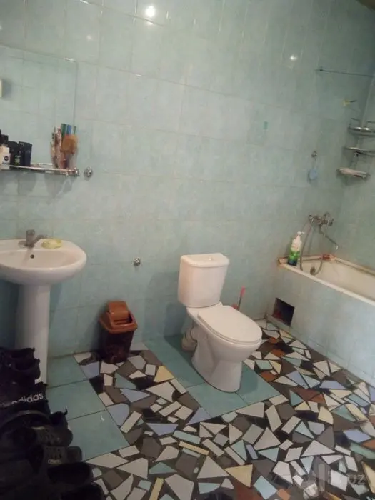 Srochna uy sotiladi
