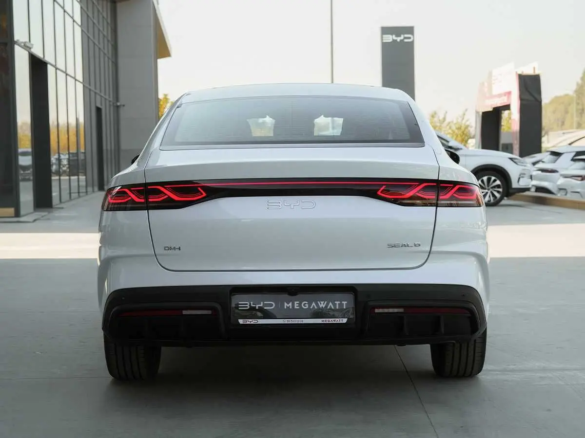 BYD Seal 6, 120 km Flagship