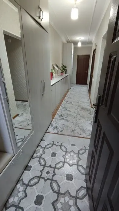 3 xonali 5 etaj navastroyka bor srochi sotiladi