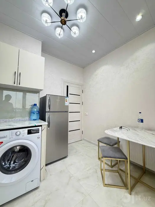 ЖК Орзулар.  Напр, Юнусабад 16 квартал 1/13/16 (38+10м²) Новостройка