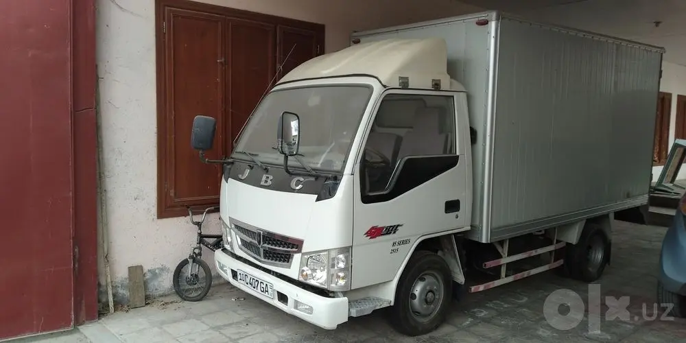 Автомобиль JBC грузовик