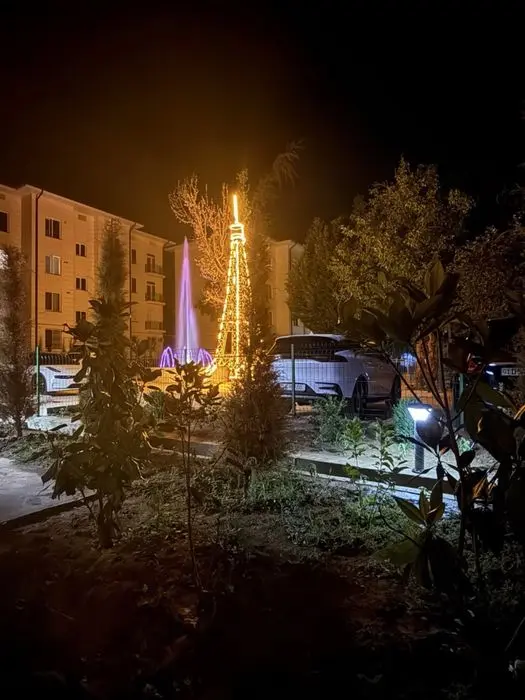 Хумсонда 2 та 3 ва 2 хонали Новостройка квартира сотилади