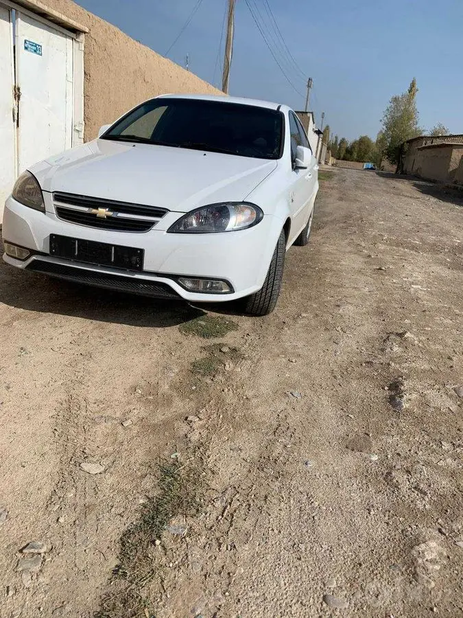 Gentra 2015 1evro 230.000 prabek 8.800,$