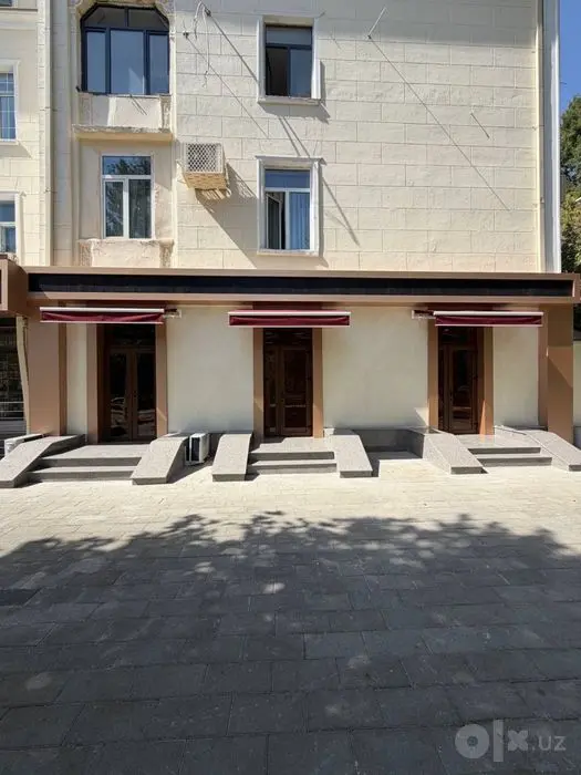Продается коммерческое помещение орентир Аския базар 240м2