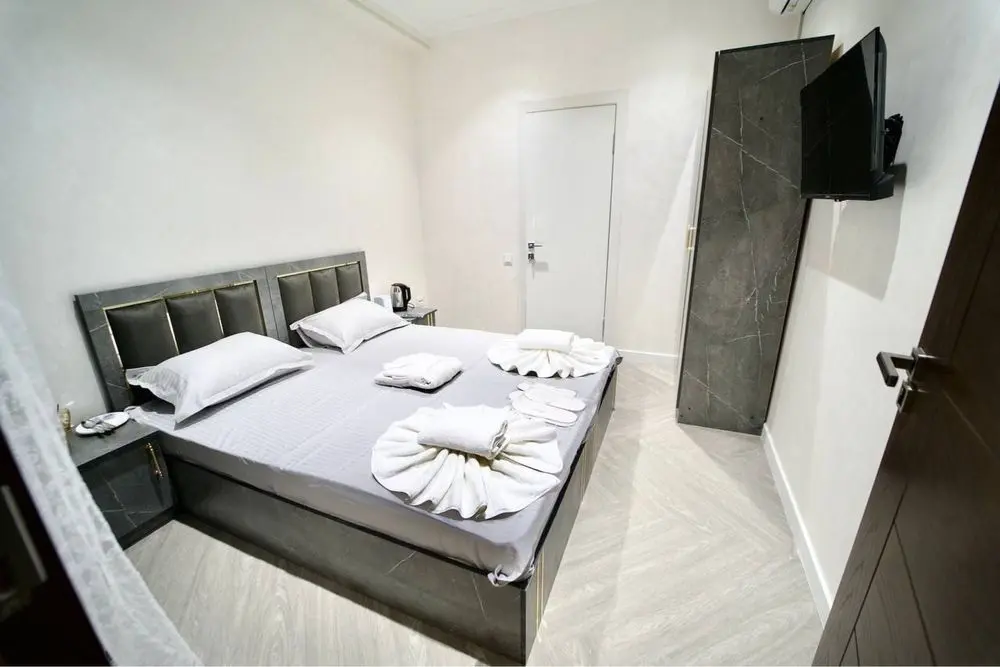 Hotel bez zaks/ Mehmonxona/ Gasnitsa / Sutkalik ijara