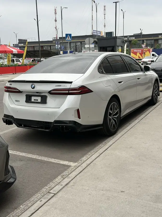 BMW i5 35L eDrive 2024 с пробегом в наличии