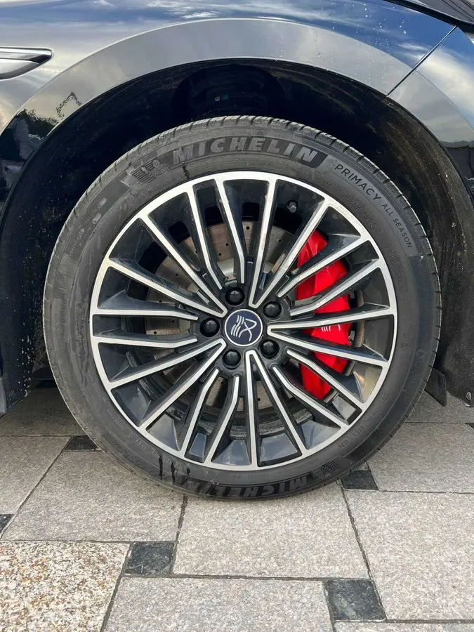 BYD Han 2025 Lidar 701 km 11.700 km yurgan