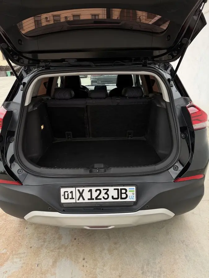 Tracker 2 Premier 2023 Probeg 45 000