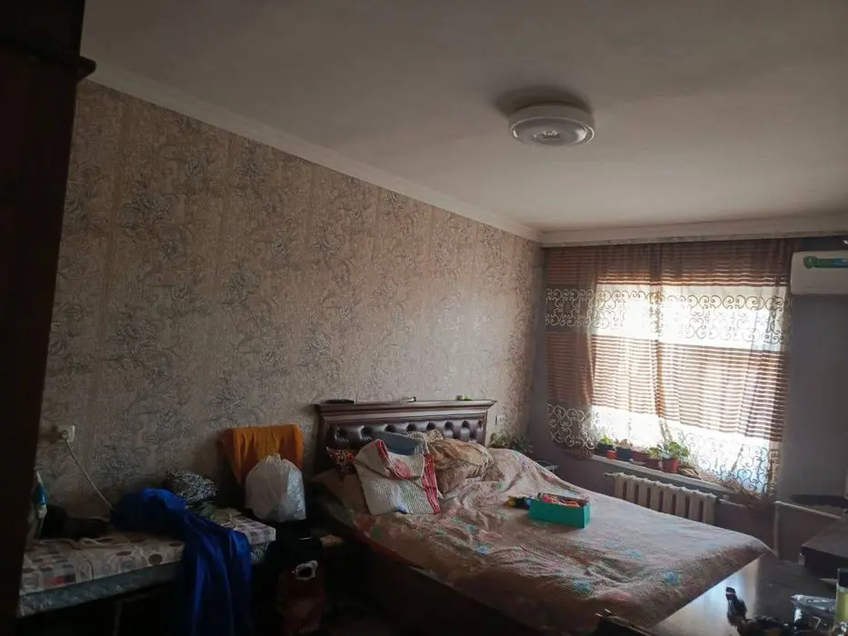 3х комнатная (66кв.м.) в центре Чирчика (Навои)