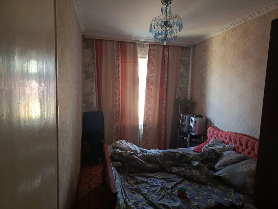 3х комнатная (66кв.м.) в центре Чирчика (Навои)