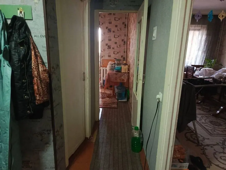 3х комнатная (66кв.м.) в центре Чирчика (Навои)