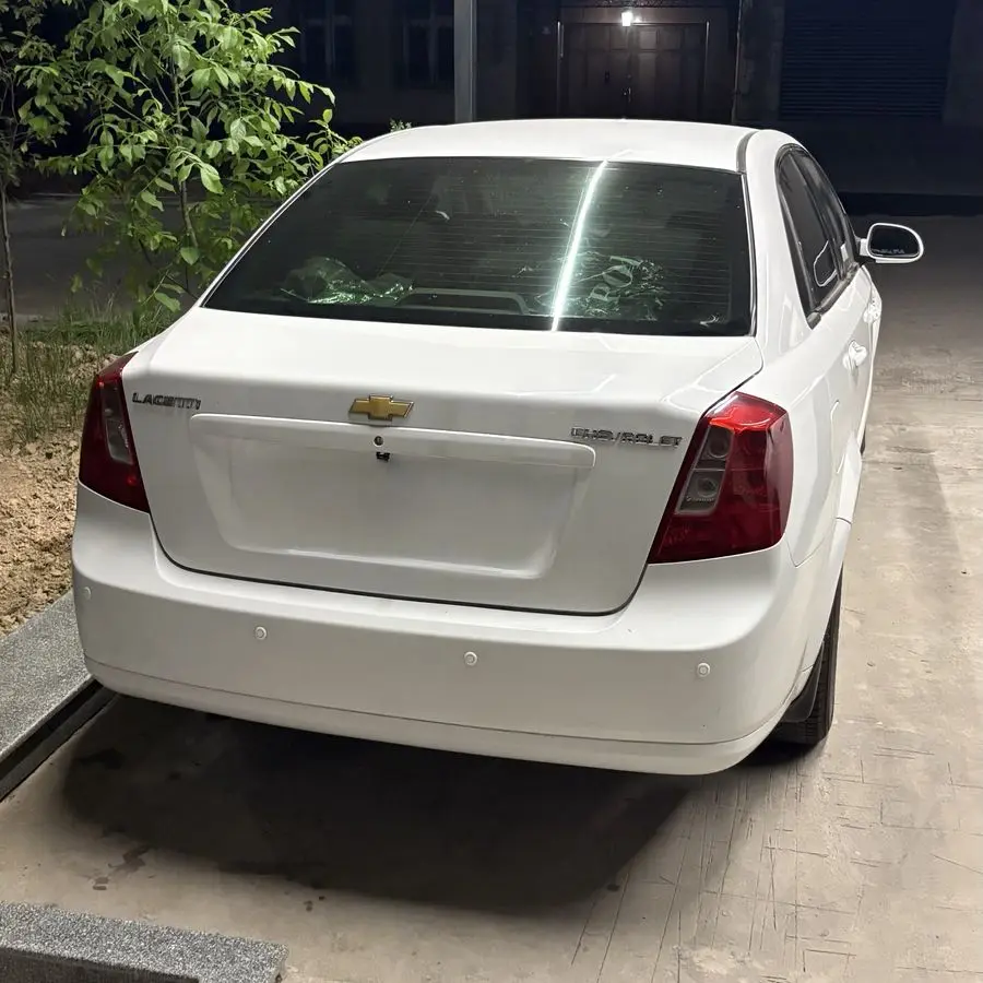 Lacetti 1.8 , белый 2013 год