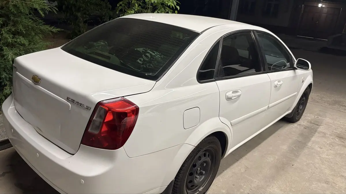 Lacetti 1.8 , белый 2013 год
