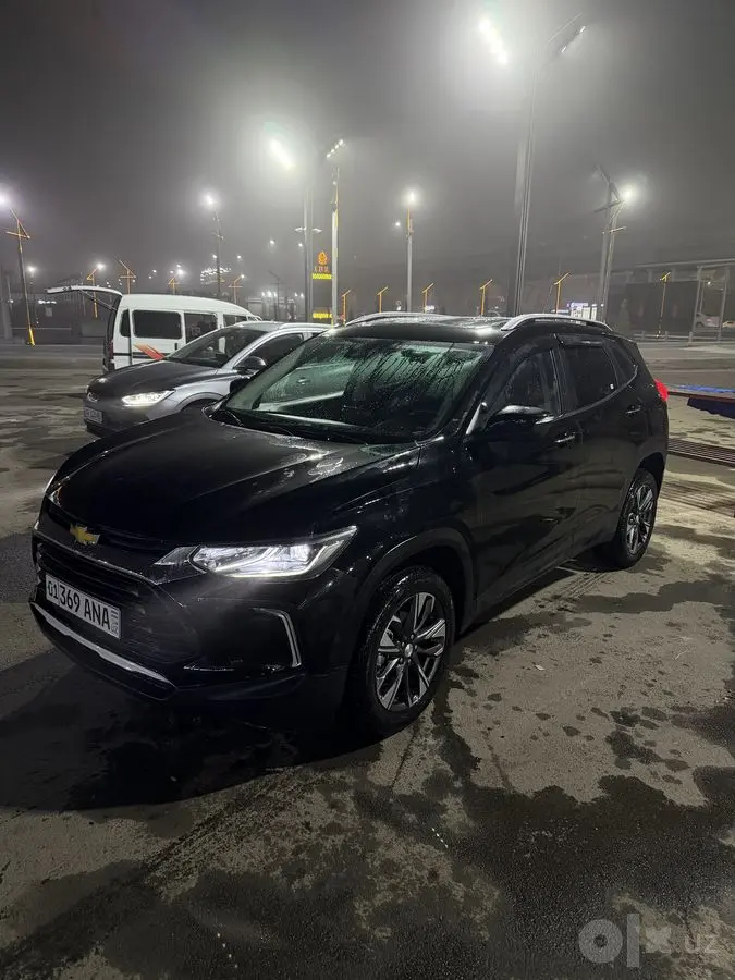 Chevrolet Tracker Premier — максимальная комплектация, один владелец