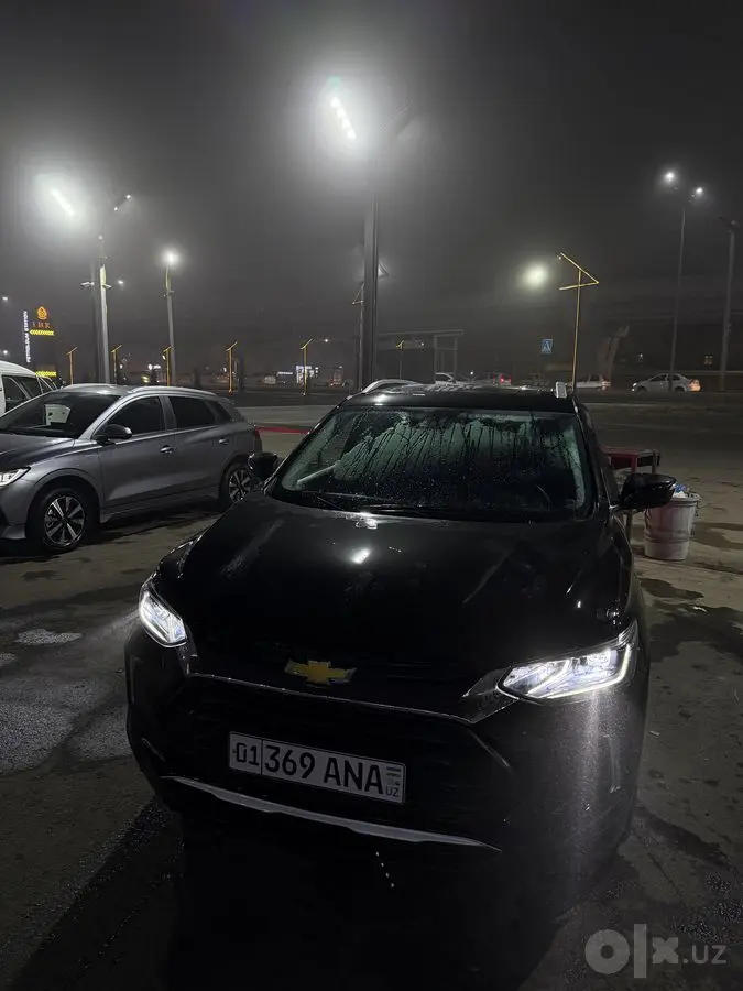 Chevrolet Tracker Premier — максимальная комплектация, один владелец