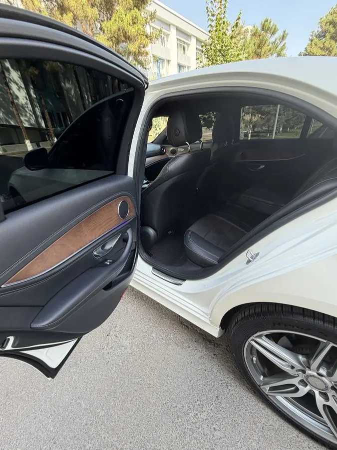 Mercedes Benz W 213 E 200 Sport