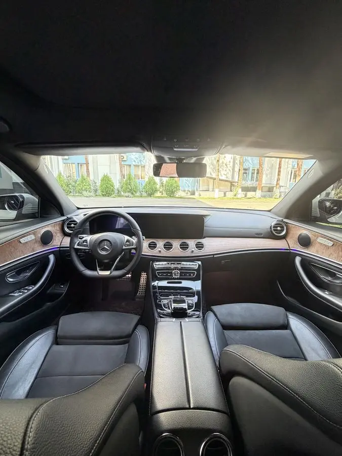 Mercedes Benz W 213 E 200 Sport