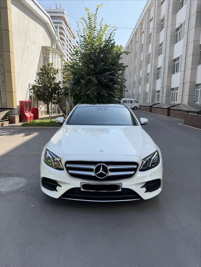 Mercedes Benz W 213 E 200 Sport