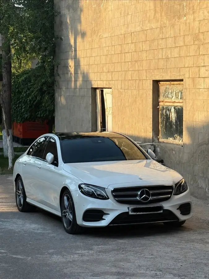 Mercedes Benz W 213 E 200 Sport