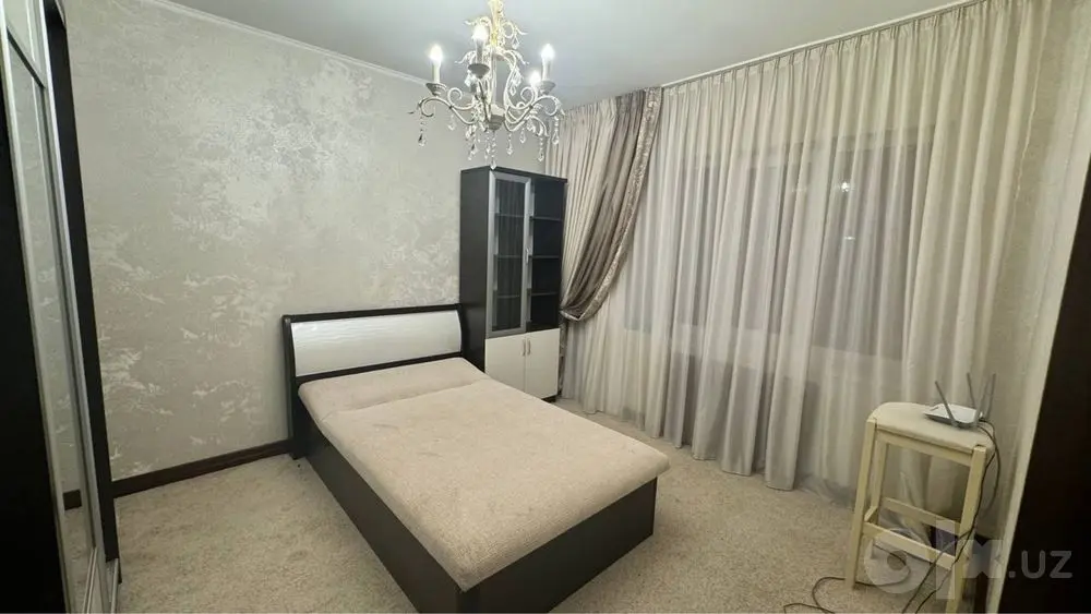 Продам квартиру на Ц-1 ул. Садык Азимова