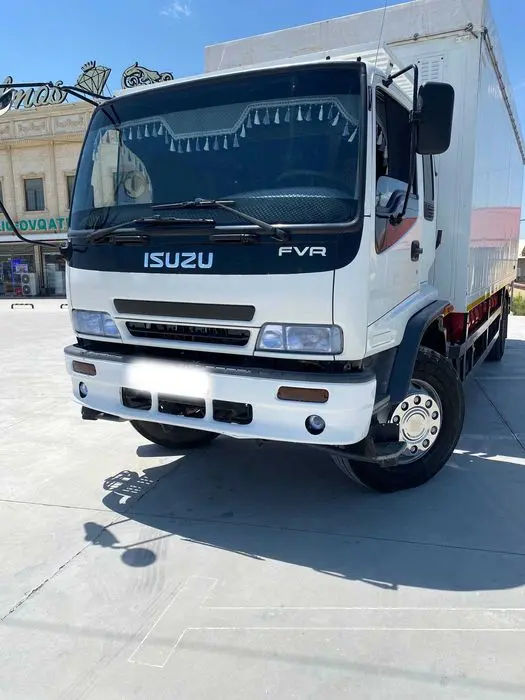 ISUZU 10 tonnalik sotiladi