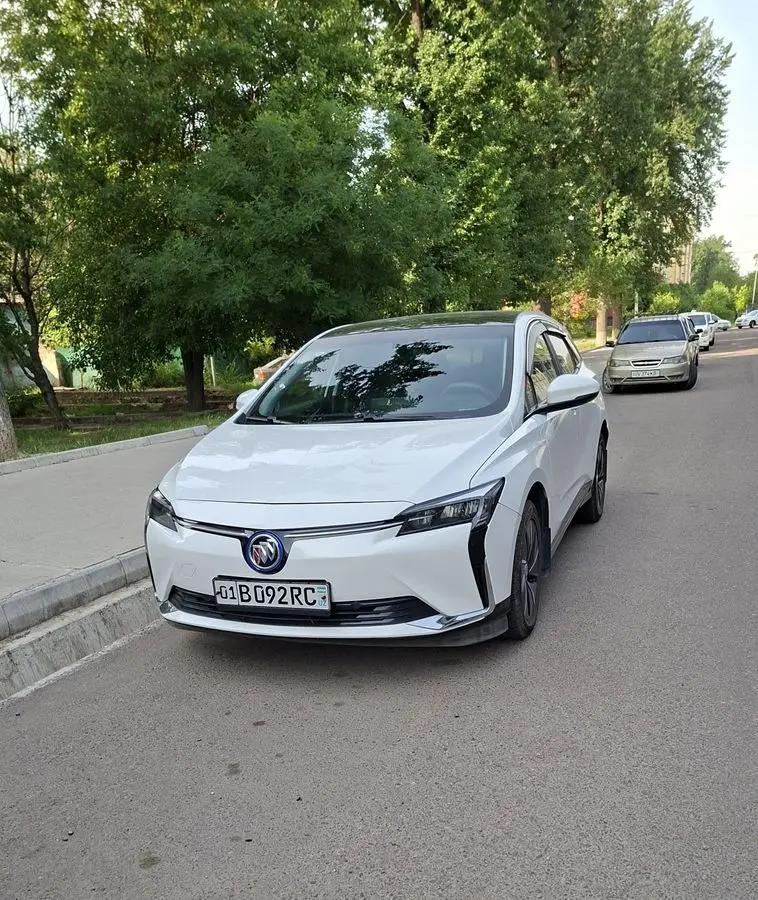 Buick villet6 sotiladi