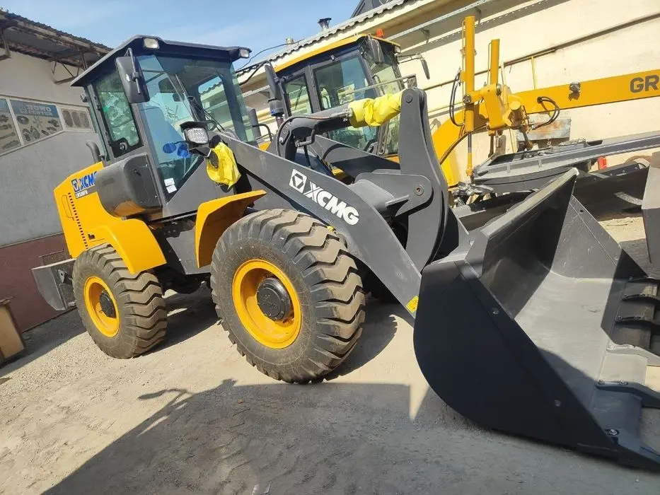Traktor Frontal yuklagich
