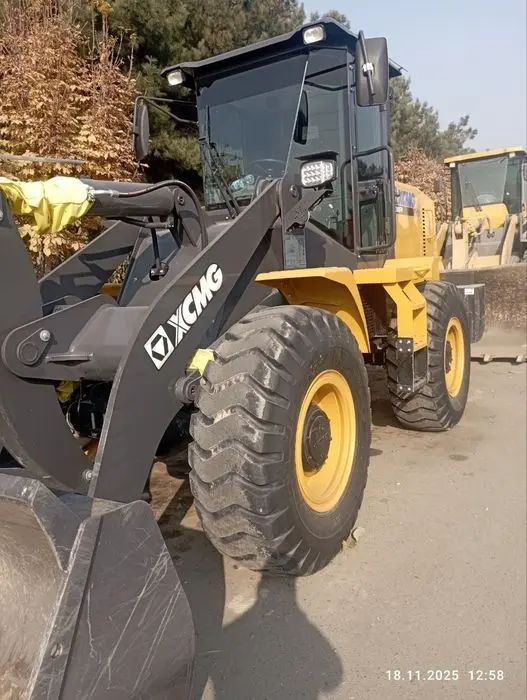 Traktor Frontal yuklagich