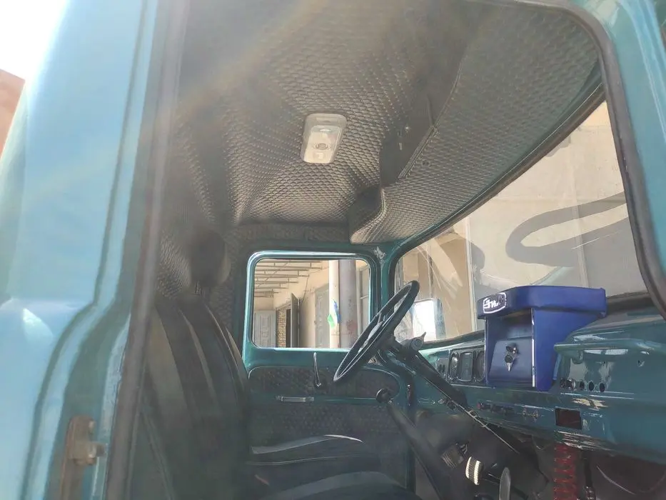 ZIL 130 sotiladi
