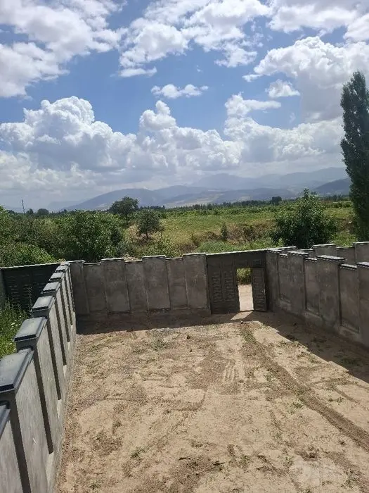 Oqtoshda  tayyor karopka dacha sotiladi