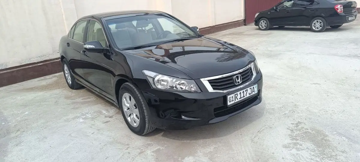 Honda Accord sotiladi