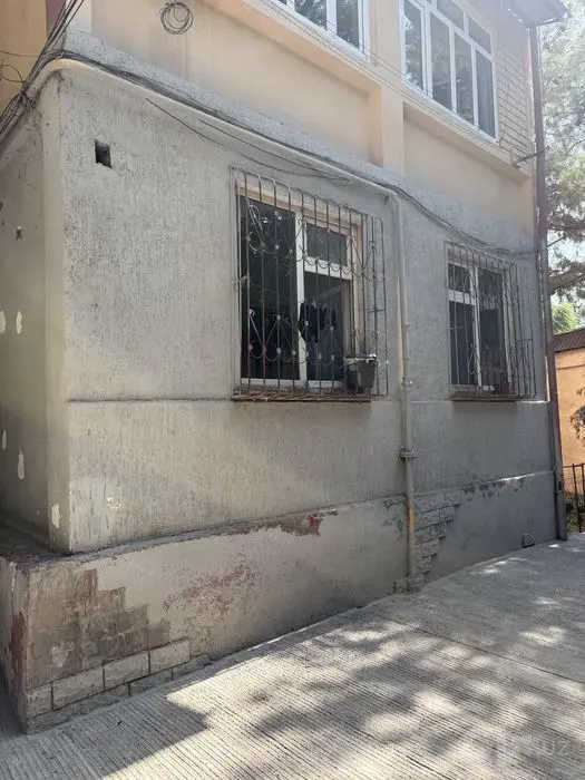 Чирчик троицкийда дом 1 етаж 3 хонали !!!БЕЗ МАКЛЕР!!!