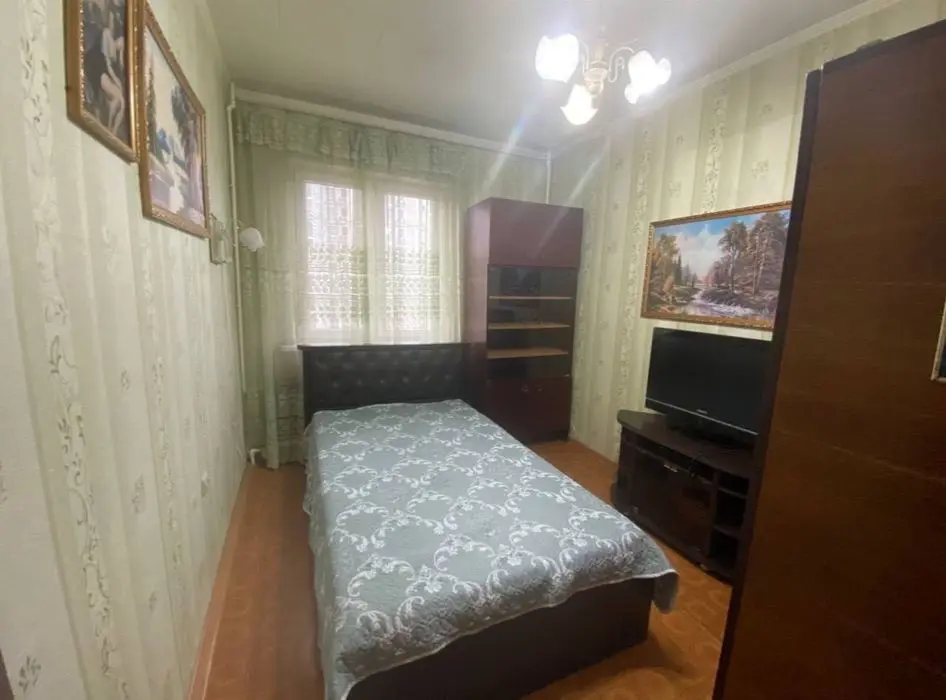 Квартира на Бобура 2/8/9 общ пл 60м с обстановкой